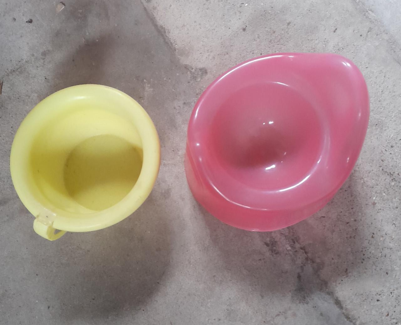 Divers speelgoed o.a.Barby camper, schommel en overige spulletjes