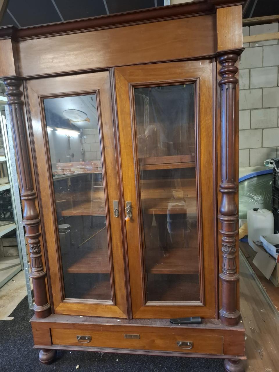 Antieke kast uit 1900