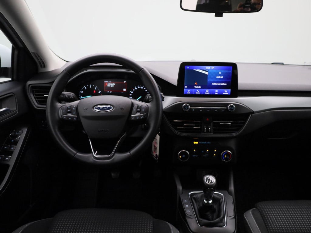 Ford Focus 1.0 ecoboost hybrid connected | parkeer sensoren | navigatie | c