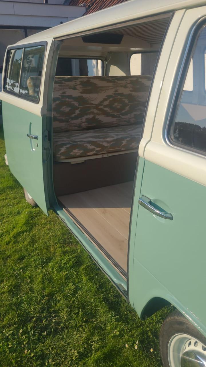 Volkswagen T2 bus
