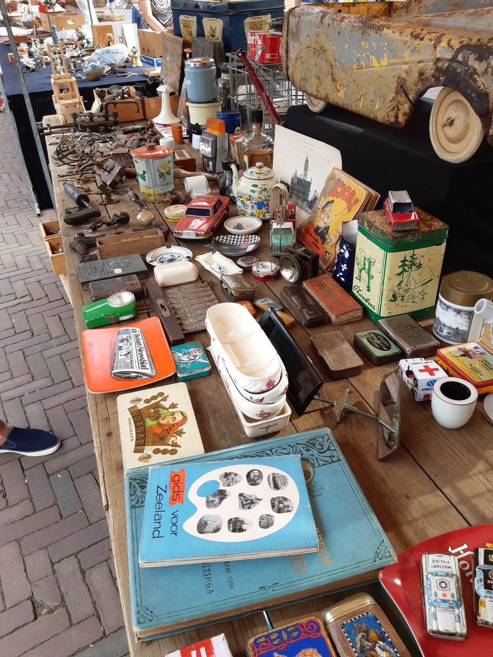Antiek en brocante markt grote Markt Middelburg