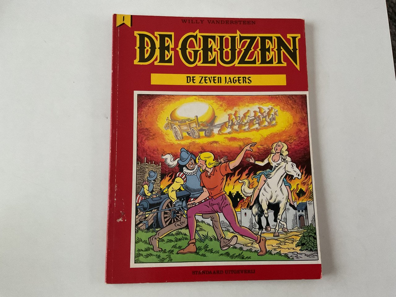 Verschillende stripboeken. Dan Cooper, Lambik, Smurfen, Tommy Riley etc.