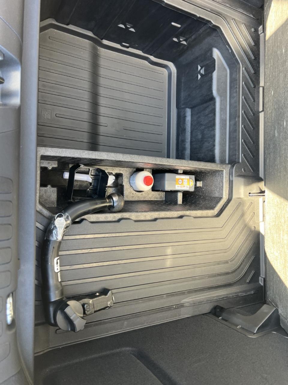 Ford Puma 1.0i ecoboost hybrid 125pk st-line x ,panodak , 19 inch , voorrui