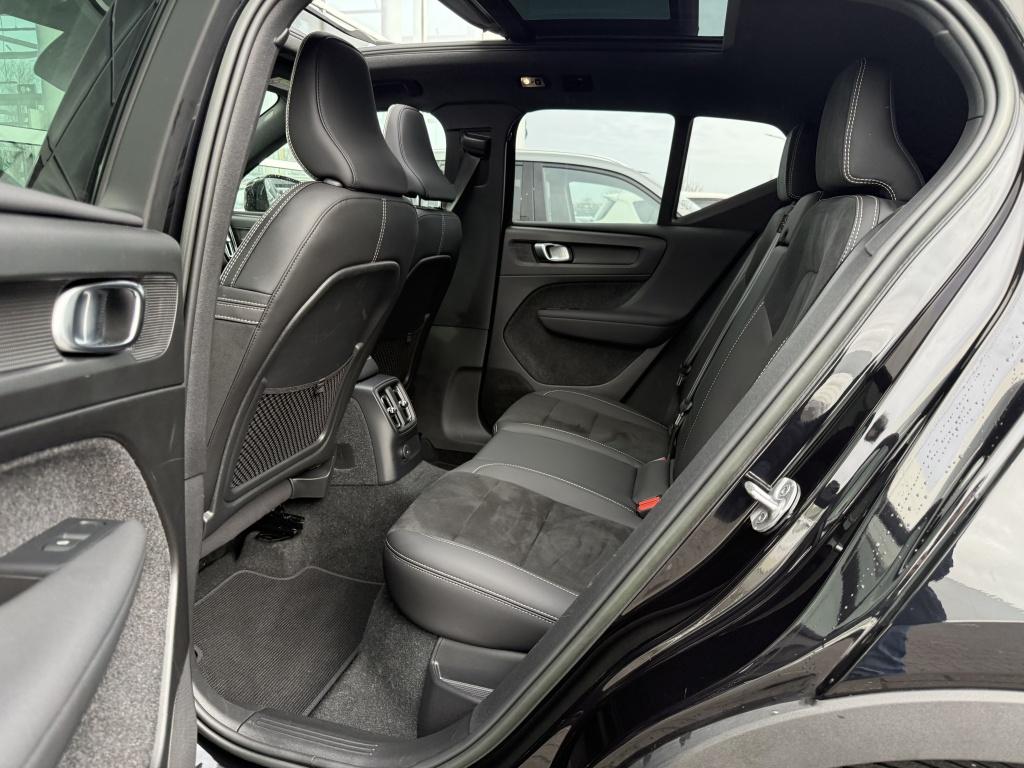 Volvo XC40 t5 262pk recharge ultimate dark| panodak| adap.cruise| camera| e