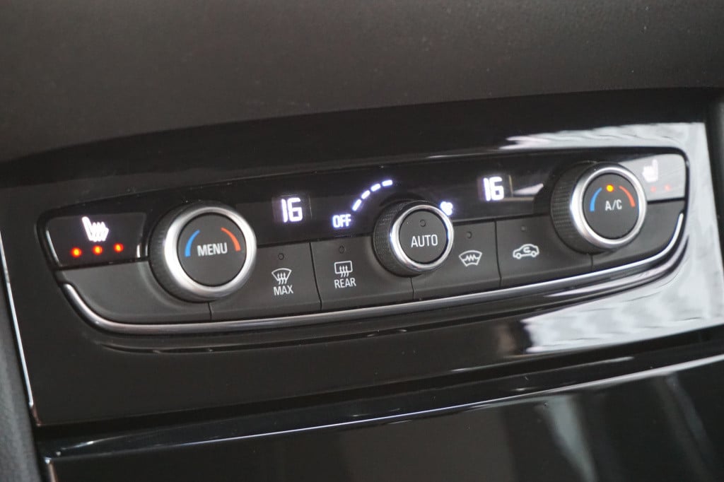 Opel Grandland X 1.2 turbo 120 jaar edition climate / navi / carplay / crui