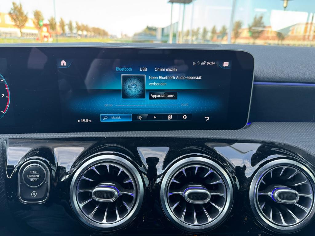 Mercedes-Benz A-Klasse 180 business solution amg night-pakket , sfeer verli