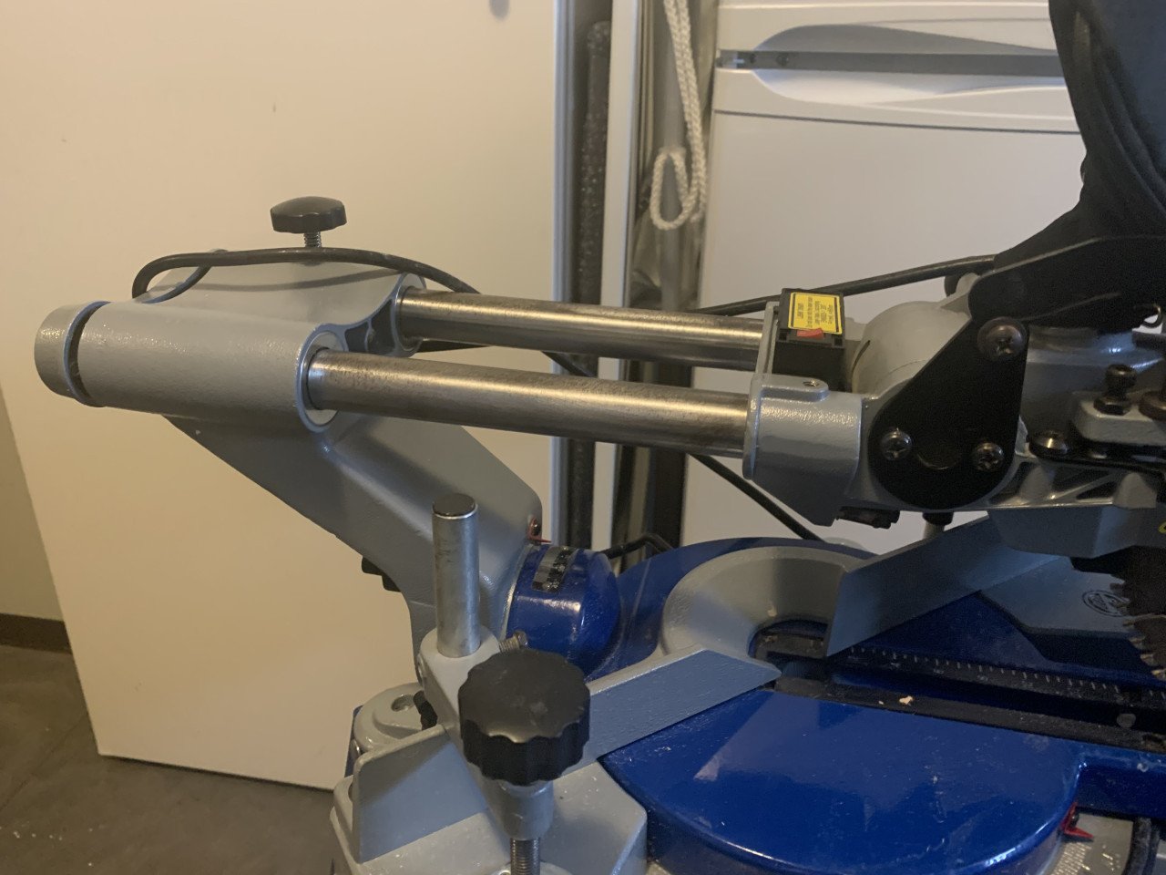 Powerplus POW8136 Afkortzaag met trekfunctie
