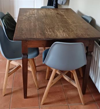 Teakhouten tafel met 2 stoelen donkere beits