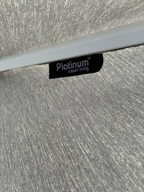 Lichtgrijze parasol 3x3 m Platinum casual living van Challenger z.g.a.n.