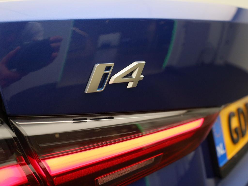 BMW I4 edrive35 m-sport 70 kwh | panoramadak | oyster leder | stoelverwarmi