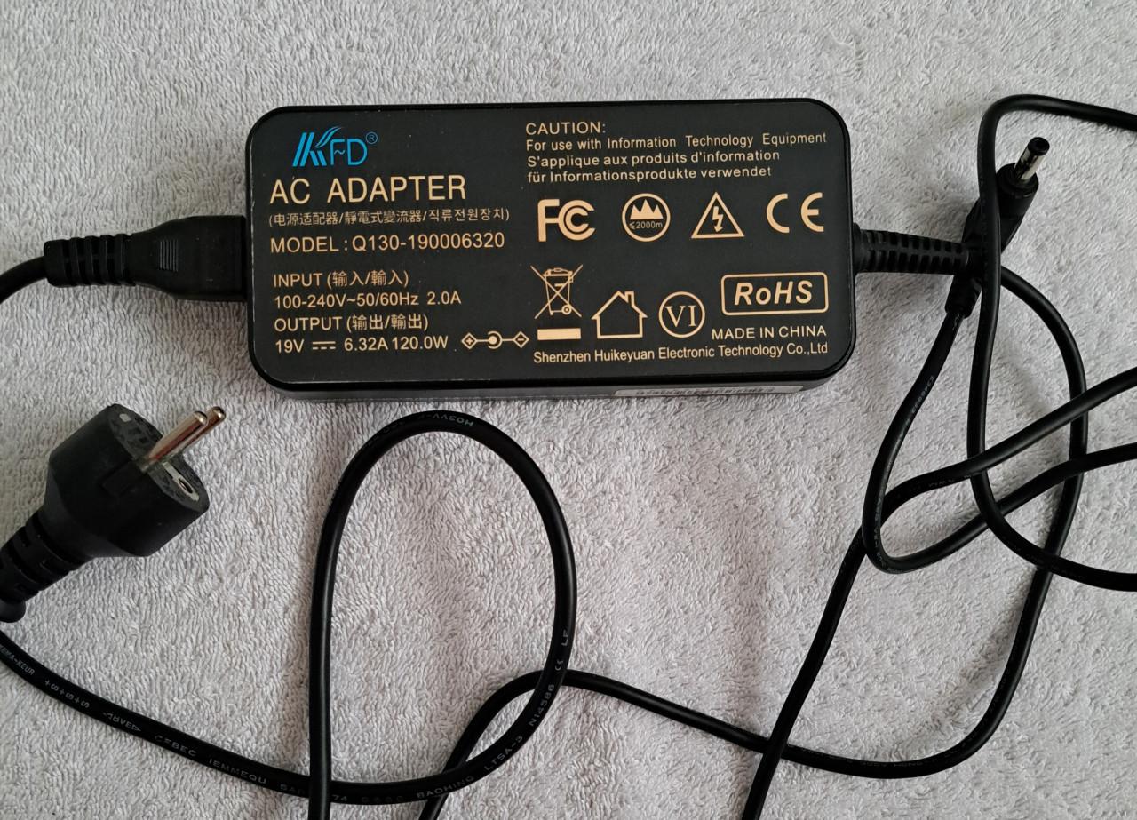 AC ADAPTER model Q130-190006320