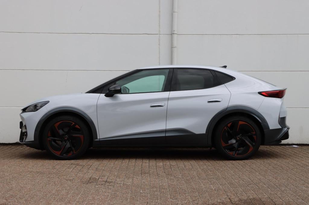 Cupra Tavascan vz adrenaline 82 kwh 340pk | soh 98,9% |