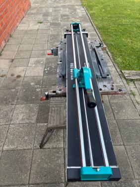 Tegelsnijder met lasergeleiding 120 cm