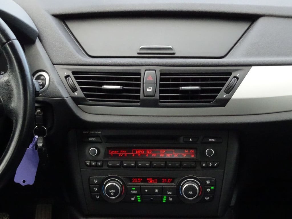 BMW X1 sdrive18i executive | bluetooth | stoelverwarming | 18"