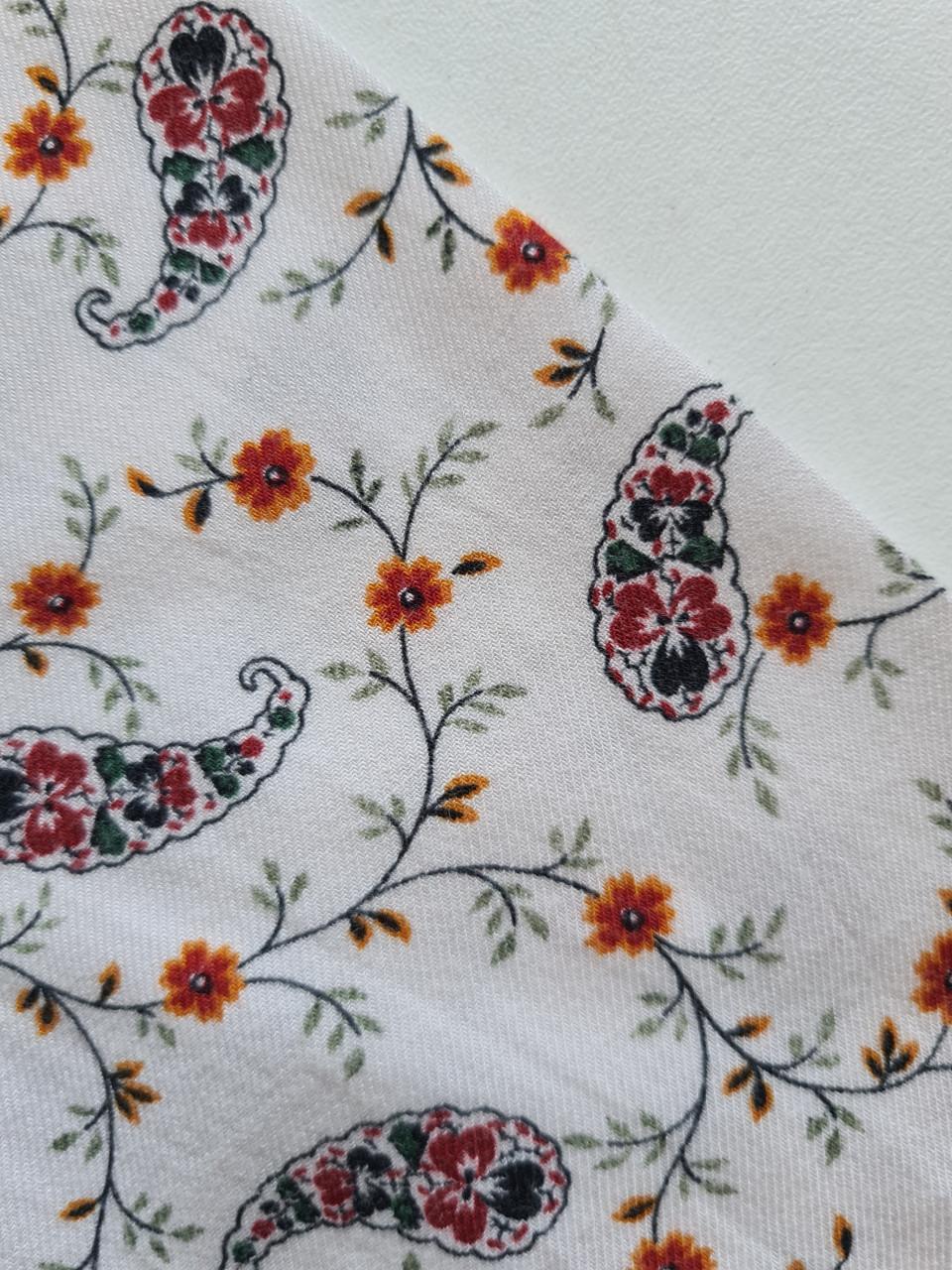 Zara leuke ecru jurk / doorknoop blouse maat 134 met bloemen