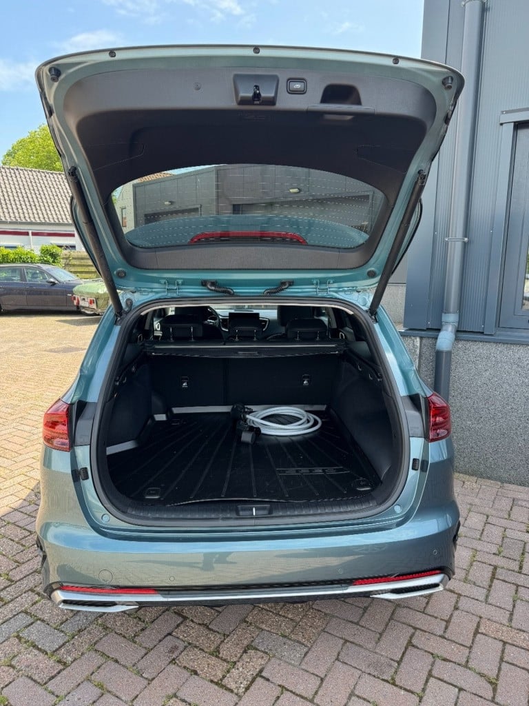 Kia Cee'd 1.6 gdi phev dynamic plusline