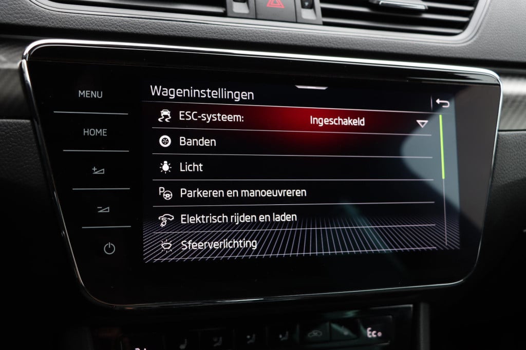 Skoda Superb combi 1.4 tsi iv sportline business 218pk dsg6