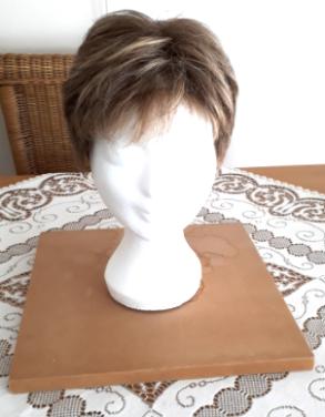 Damespruik kort haar