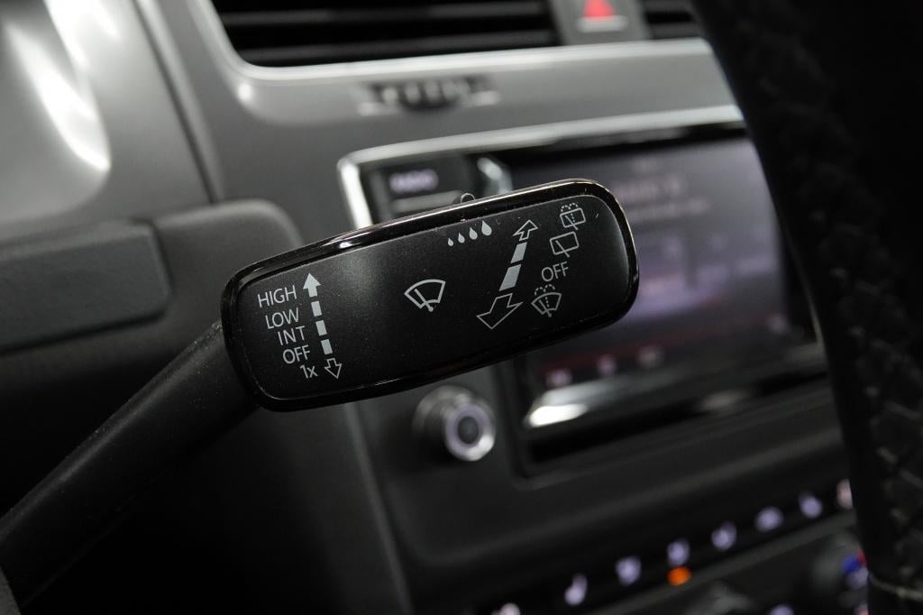 Volkswagen Golf 1.2 tsi highline | acc | pdc | stoelverw. |