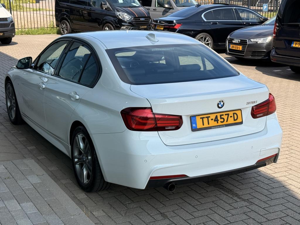 BMW 3-serie 318i m sport edition | cruise | leder | stoelverwarming | led |