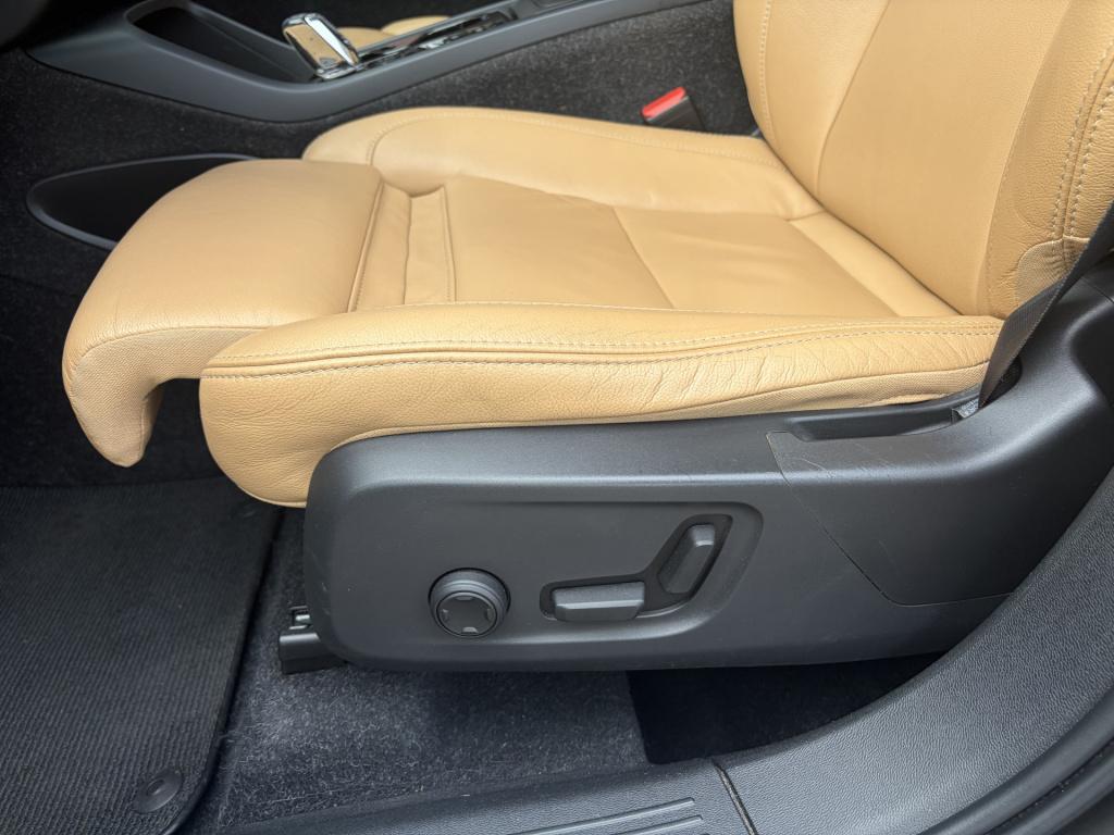Volvo XC40 2.0 t4 inscription automaat | leer | pano | 19''