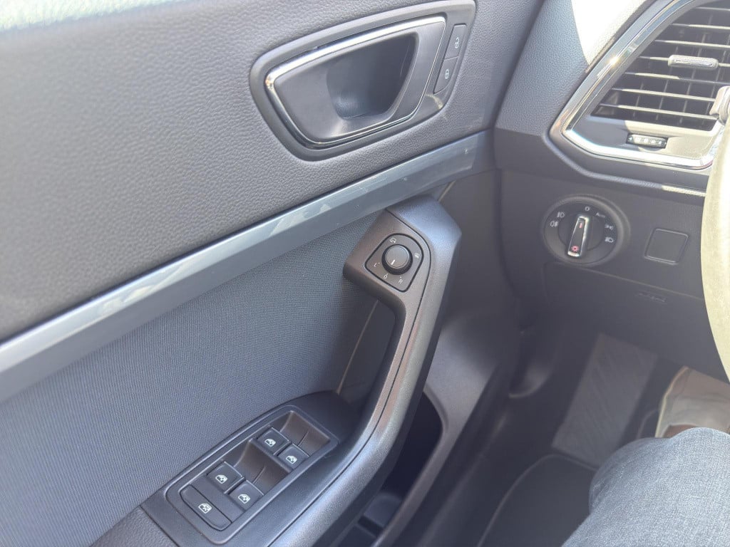 Seat Ateca 1.0 tsi style | navigatie | klimaatregeling | parkeersenors v+a 