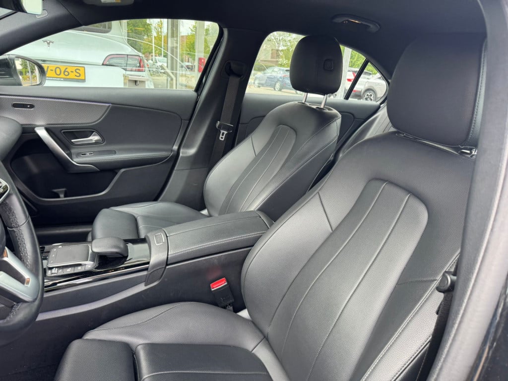 Mercedes-Benz A-Klasse 250 e business solution luxury limited