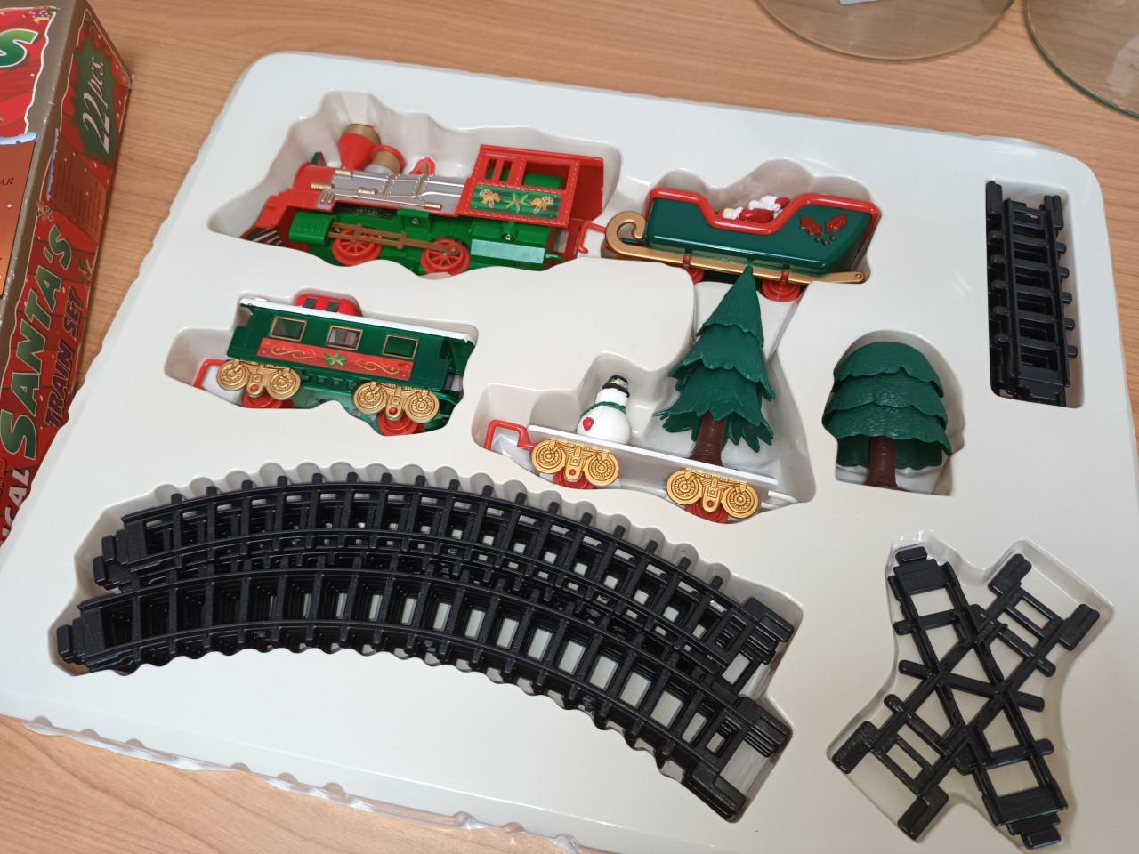 Nog als nieuw Kersttrein netjes compleet in de originele doos.