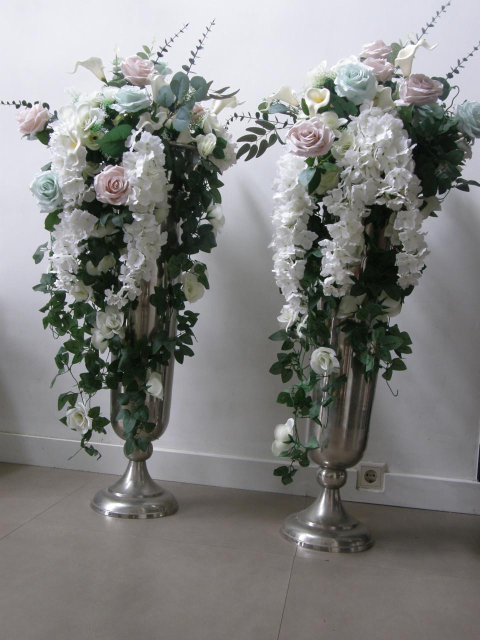 2 Vazen met kunstbloemen