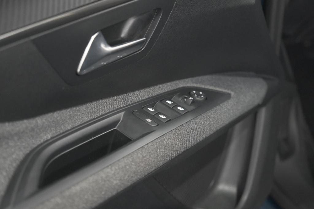 Peugeot 5008 puretech 130 eat8 active pack | 7 zitplaatsen | apple carplay 