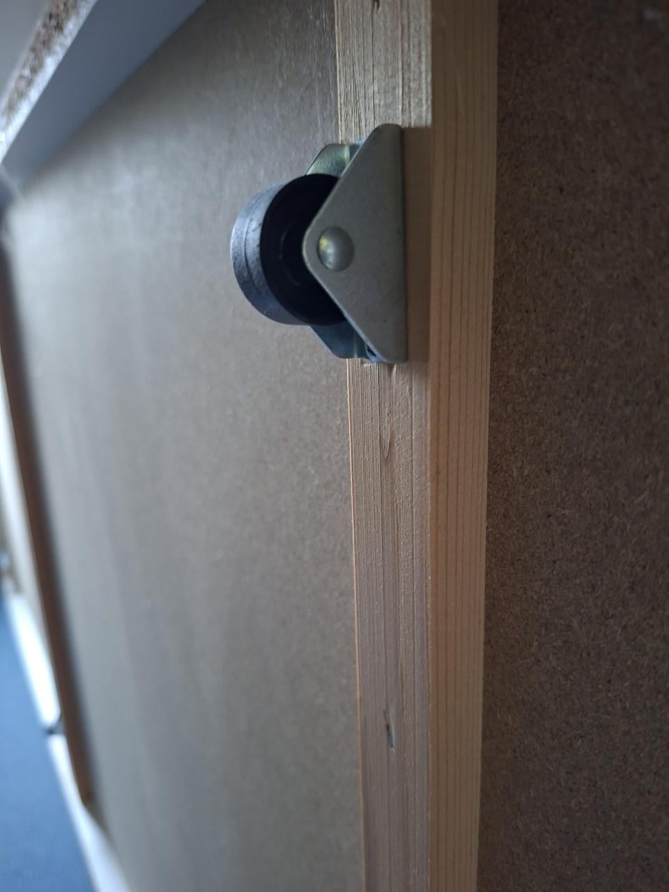 La voor onder bed