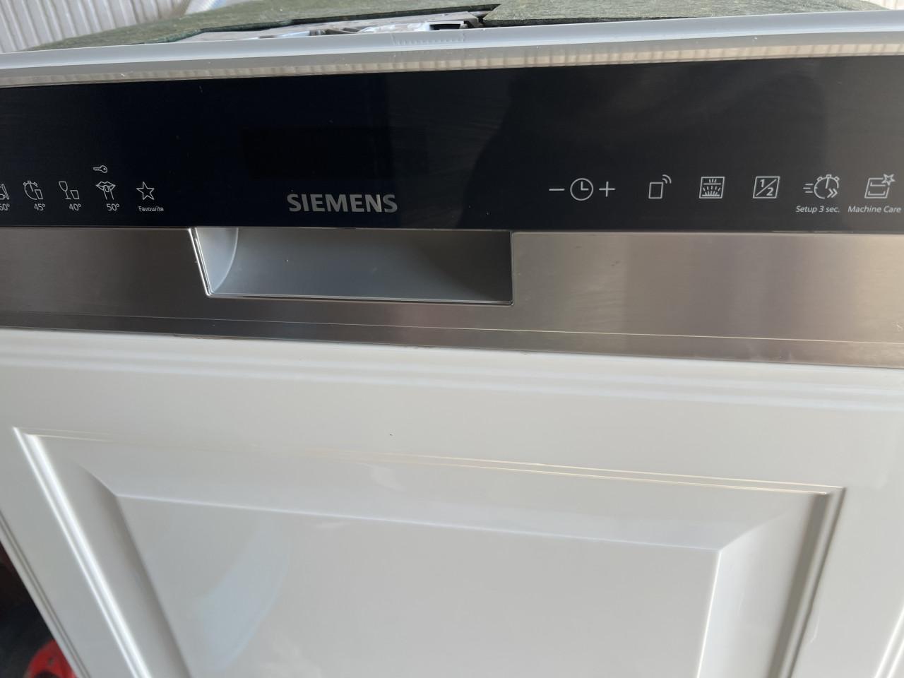 Nieuwe Siemens SN55ES12CE inbouw vaatwasser met besteklade en WIFI