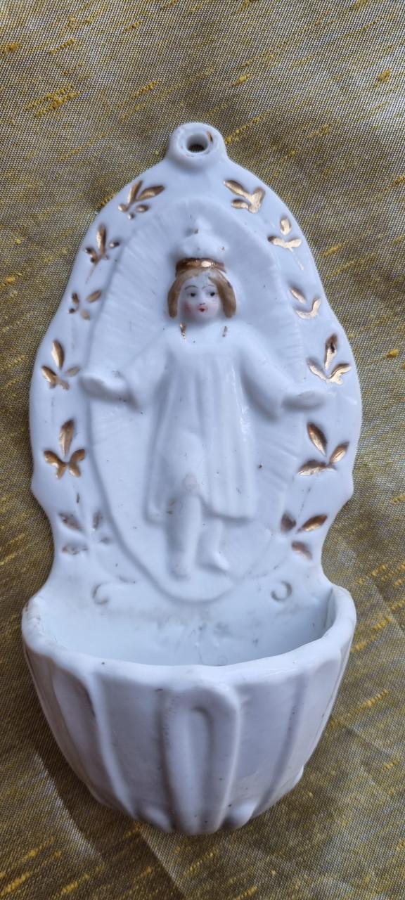 Wijwaterbakje Antiek Maria, porselein, wit met goud