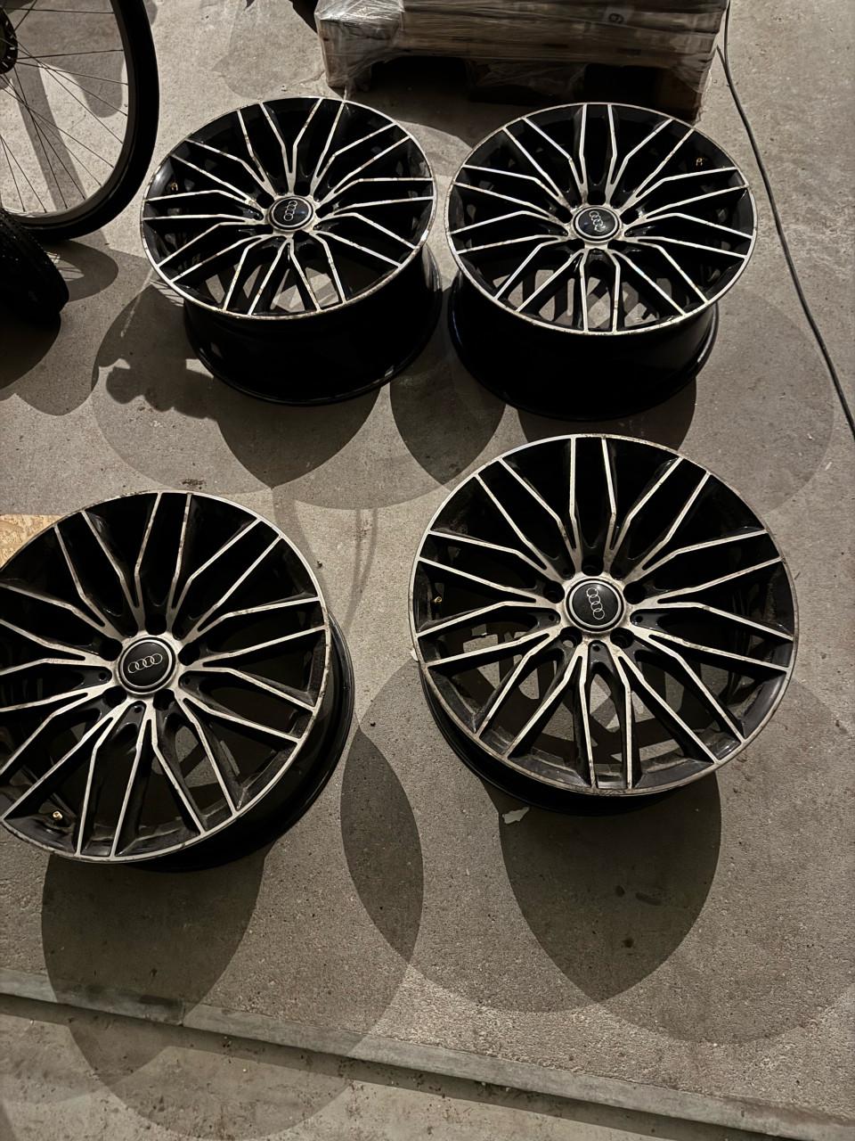 Audi lichtmetalen velgen – set van 4 – opknapper – 1 velg haarscheurtje