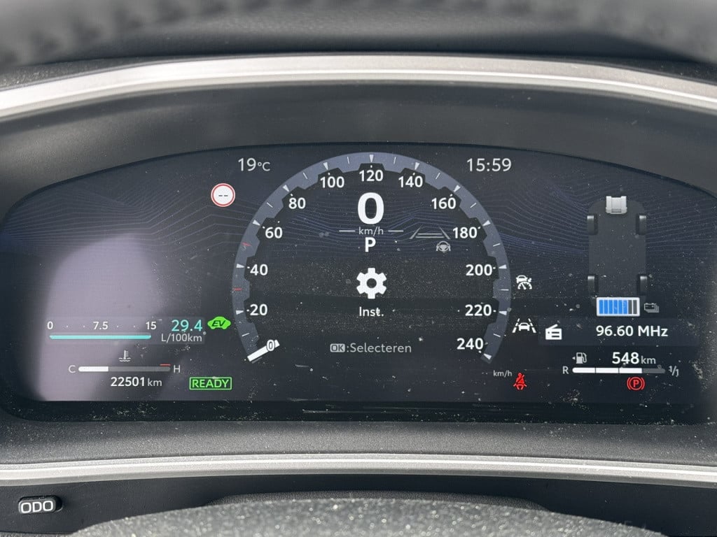 Toyota Corolla Cross 2.0 high power hybrid first edition | apple carplay |