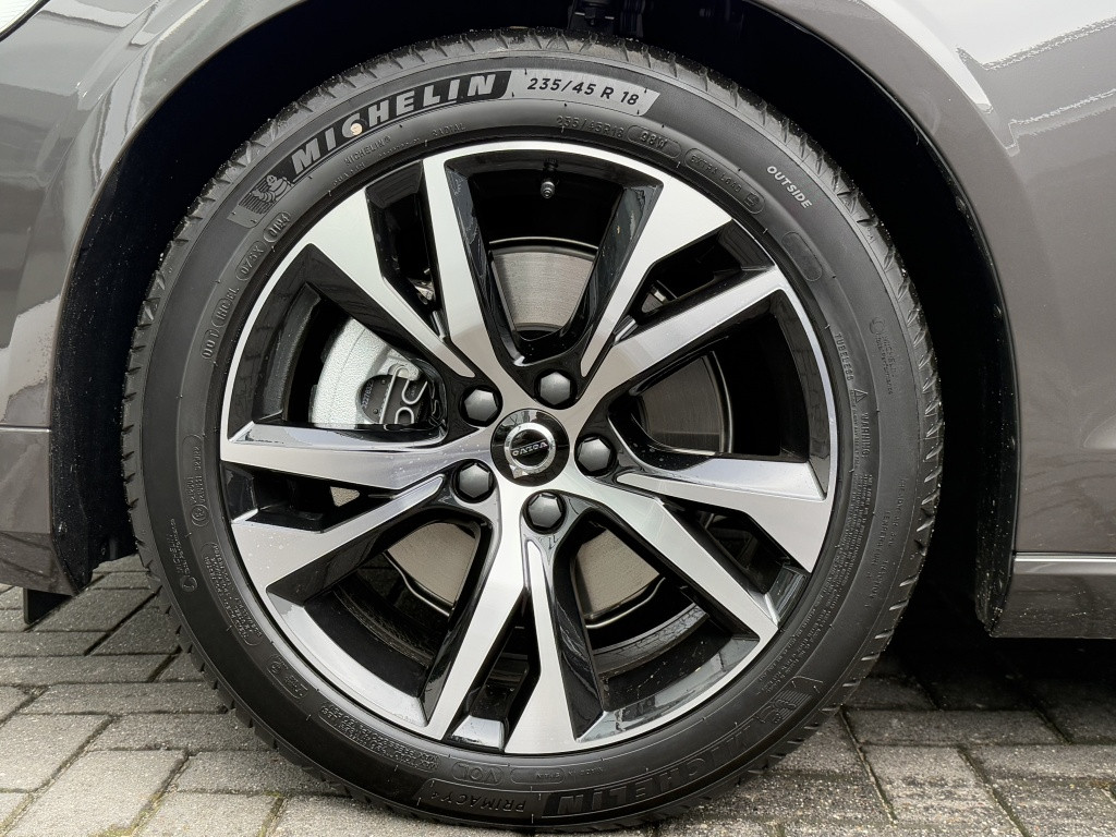 Volvo V60 b3 essential edition