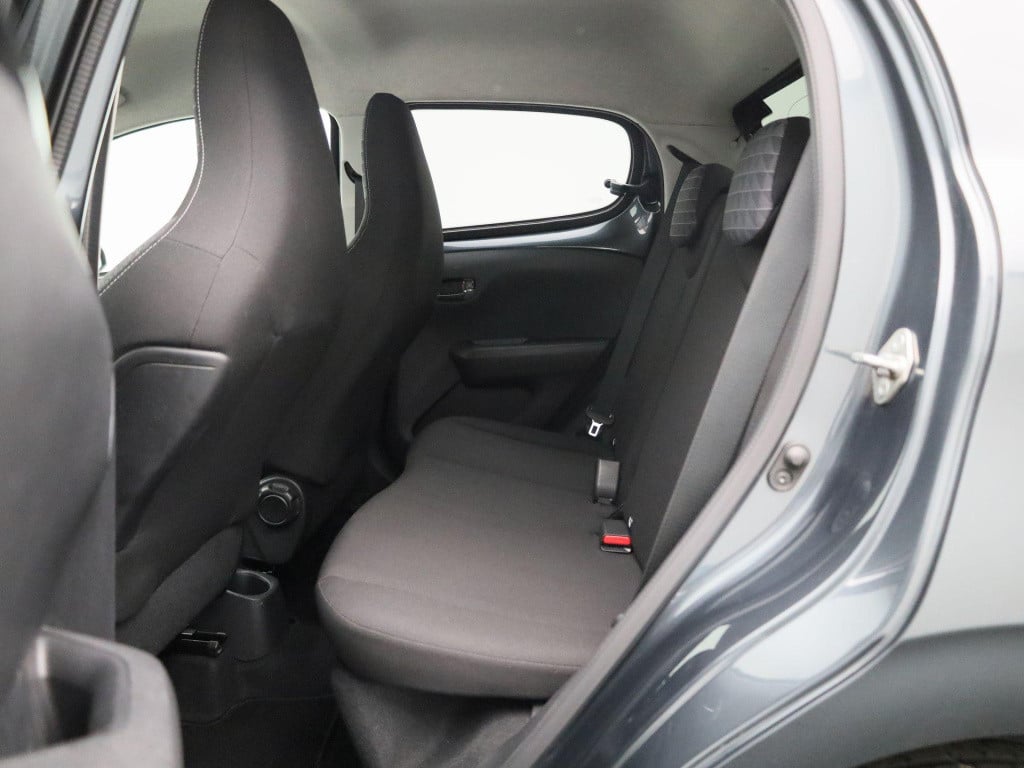 Peugeot 108 1.0 e-vti allure | lmv | climate control | dab | apple carplay 