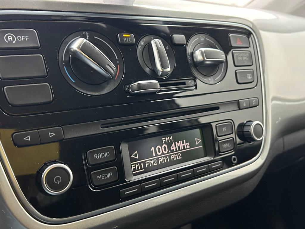 Volkswagen UP! occasion 1.0 high up! bluemotion | grijs | tweedehands volks