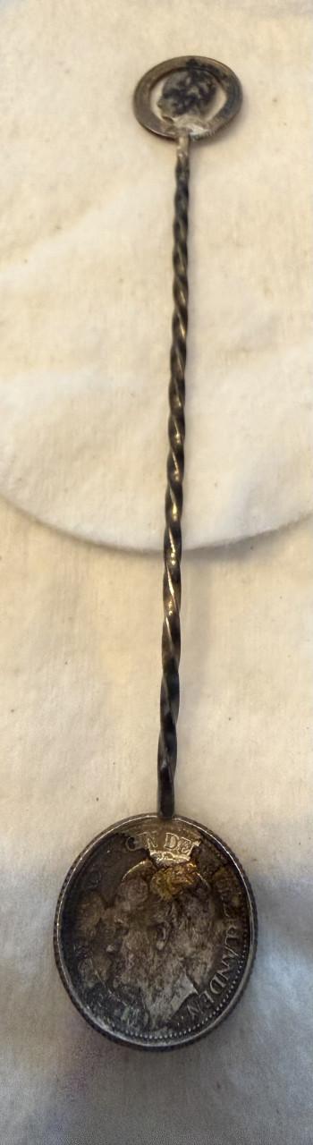 Zilveren Stil verzet lepeltje 25c 1941 10c 1937 Wilhelmina