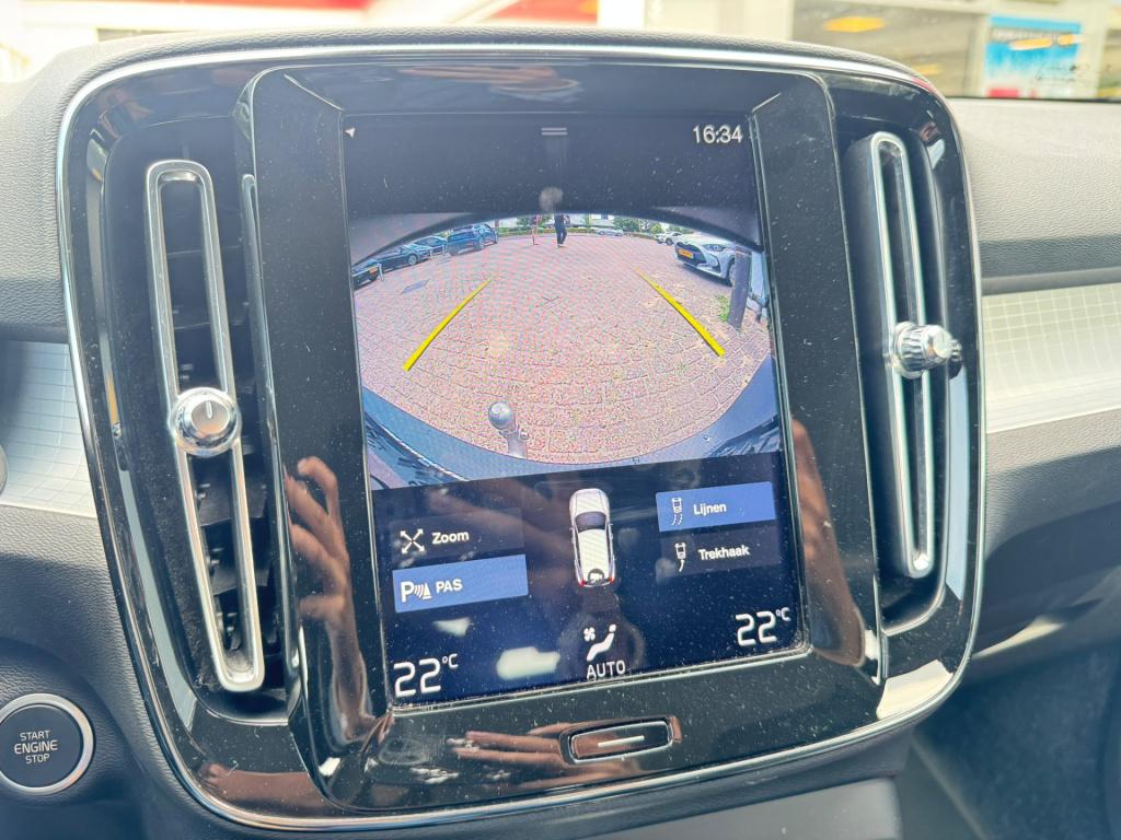 Volvo XC40 1.5 t5 twin engine momentum pro