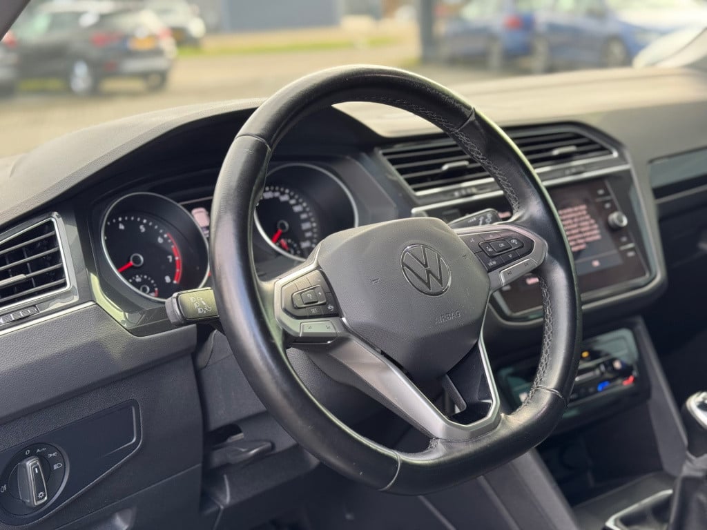 Volkswagen Tiguan 1.5 tsi *black edition * camera * cruise control * clima 
