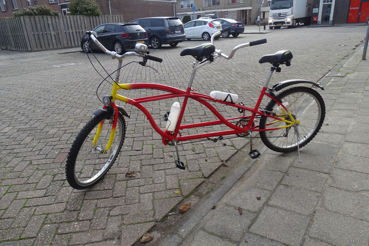 Praktisch nieuwe (Sport-)tandem te koop + Gazelle damesfiets