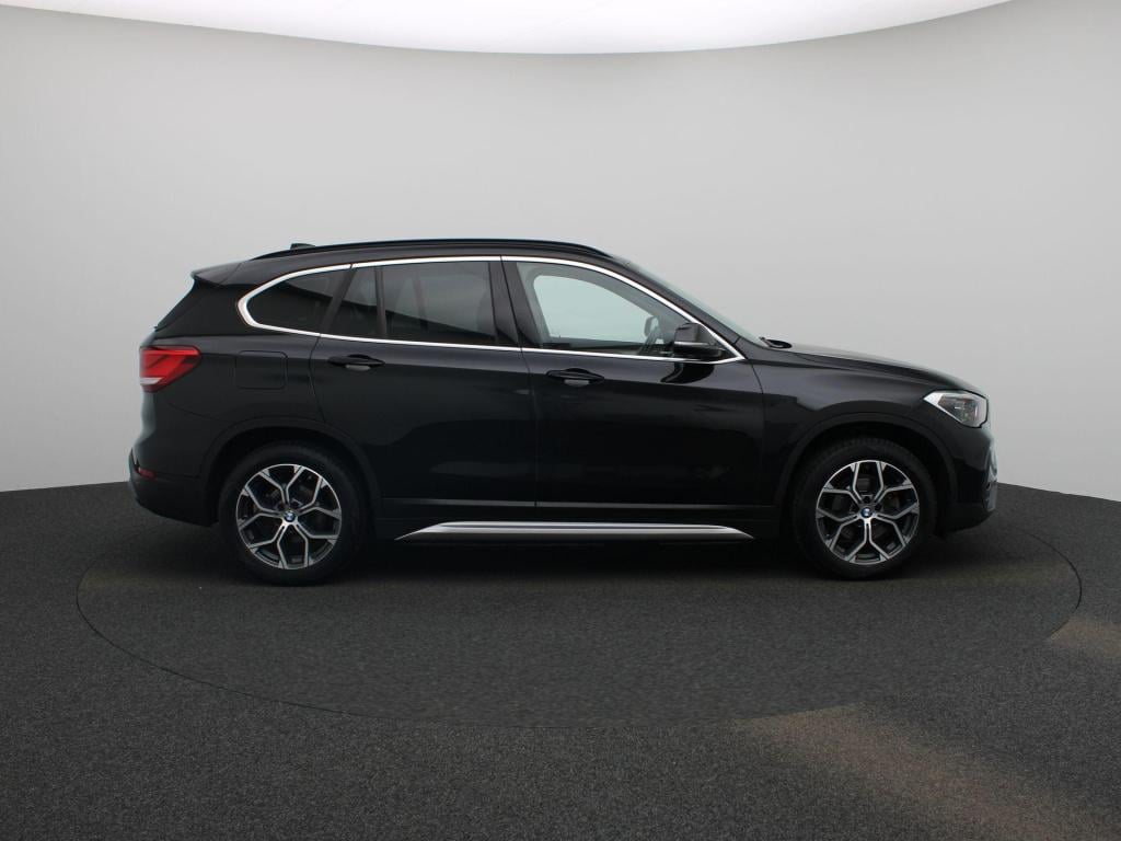 BMW X1 sdrive18i business edition | automaat | navigatie | head-up display
