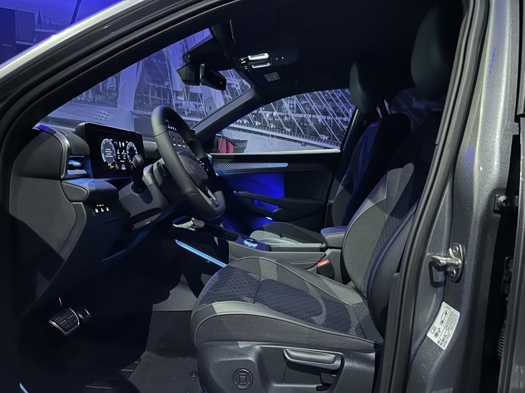 Volkswagen T-roc 1.5 etsi r-line first edition *led*camera*