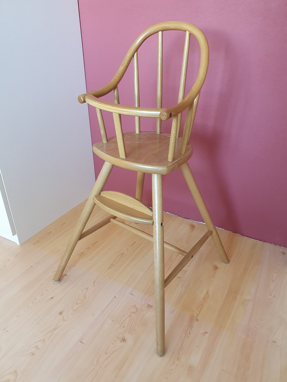 Houten kinderstoel