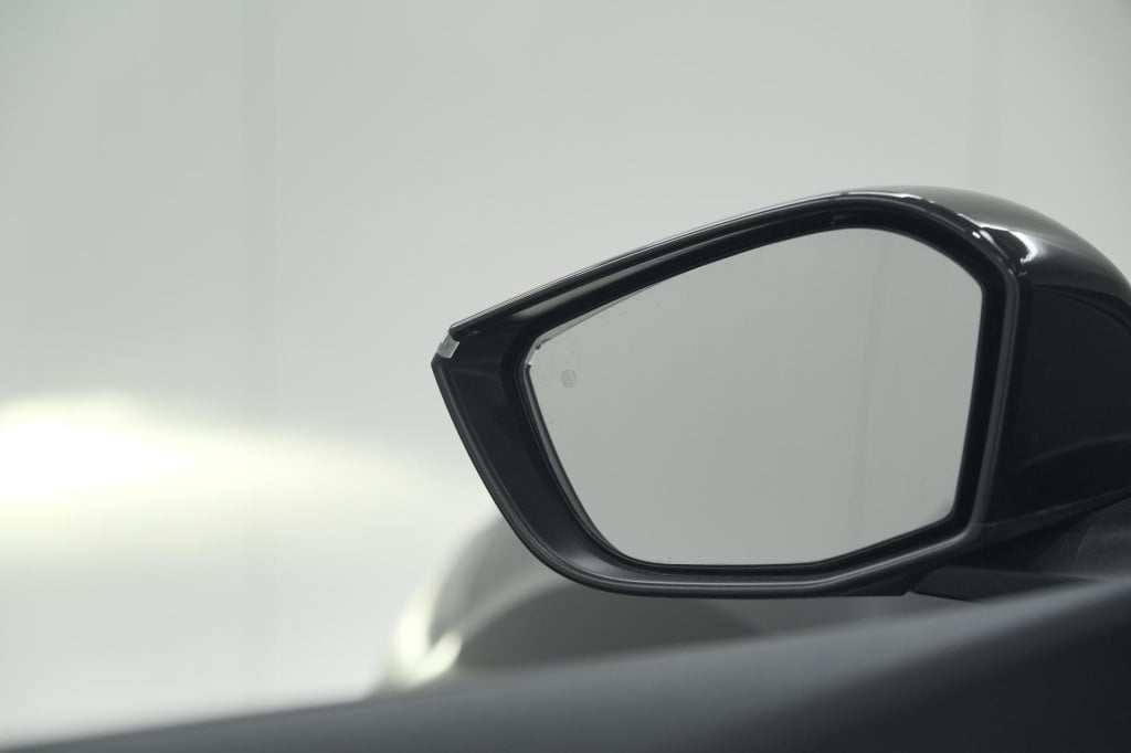Citroen C4 puretech 130 eat8 shine | camera | head-up display | parkeersens