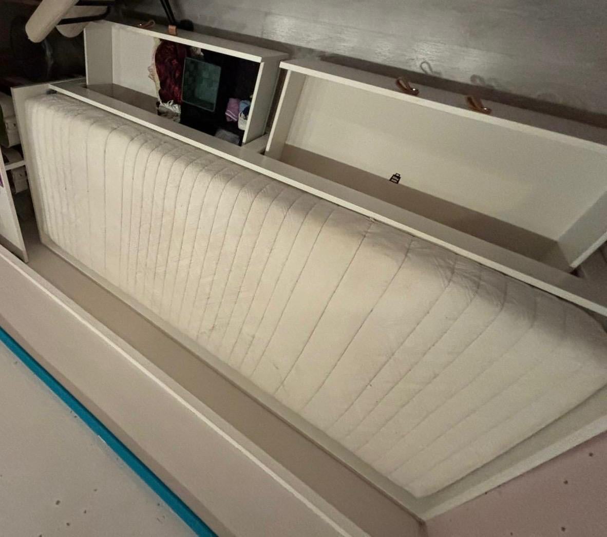 Ikea Brimnes een persoonsbed met logeer/uitschuifbed