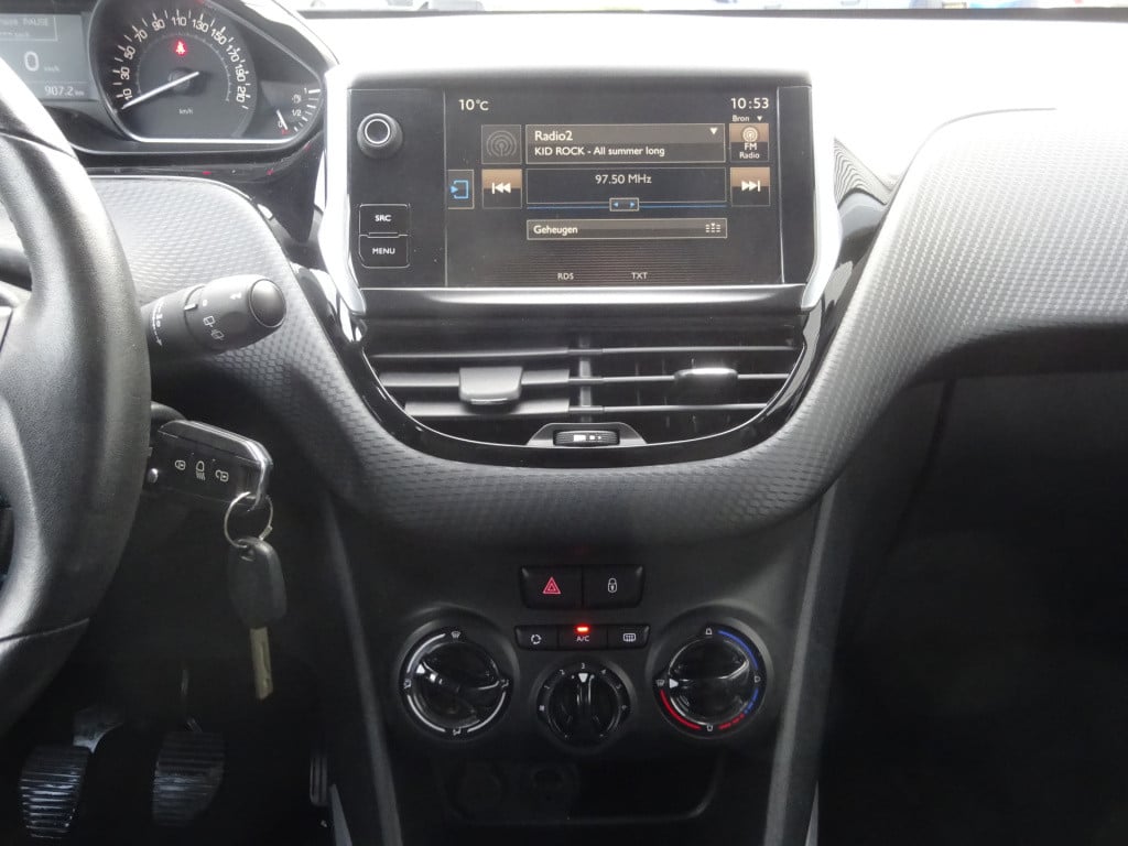 Peugeot 2008 1.2 puretech urban cross airco / navi / cruise / parkeers. / n