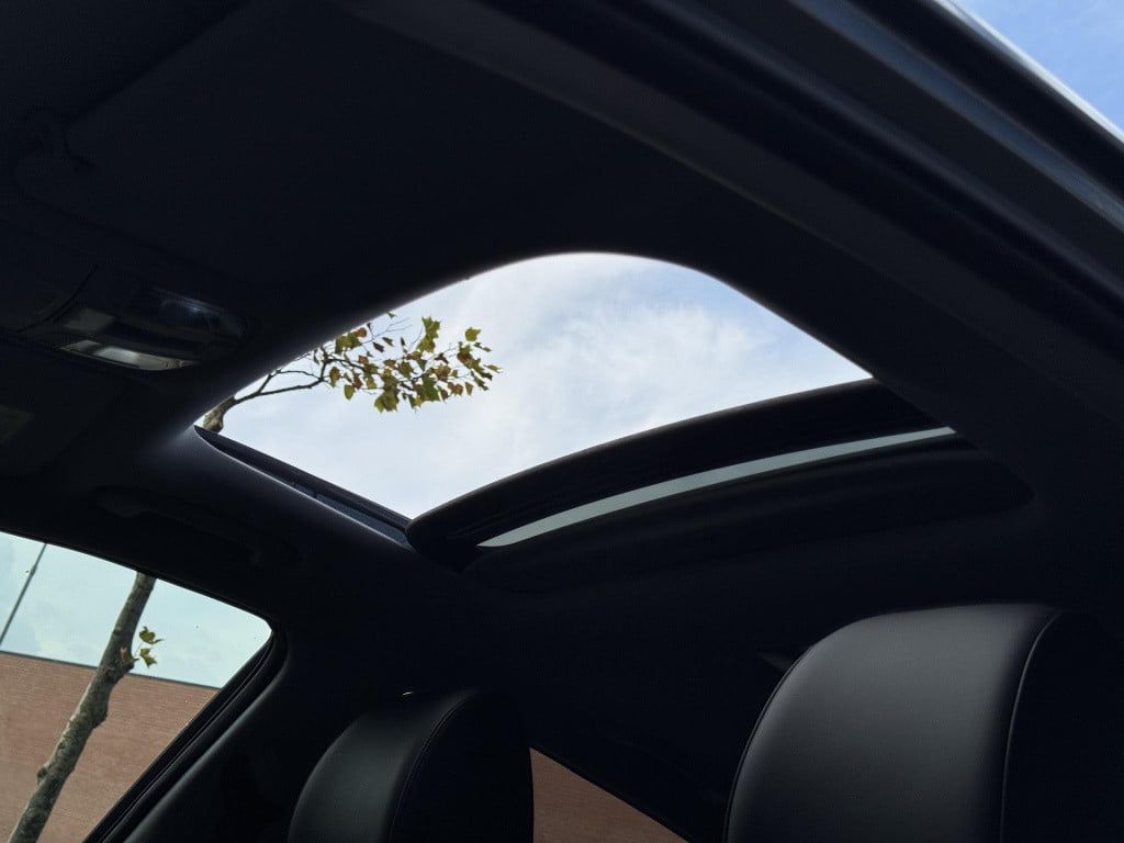 Hyundai Kona ev premium 64 kwh soh 97% meest luxe uitvoering incl. schuif-/