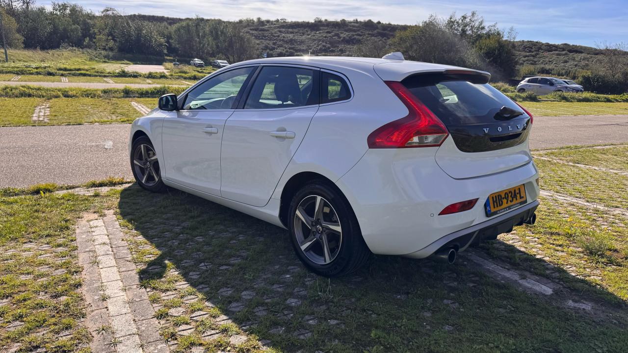 Volvo V40 2.0 D2 2015 Wit R-Design NL Auto Afn Trekhaak